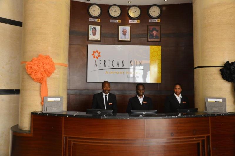 Golden Tulip Essential Lagos Airport Hotel Buitenkant foto