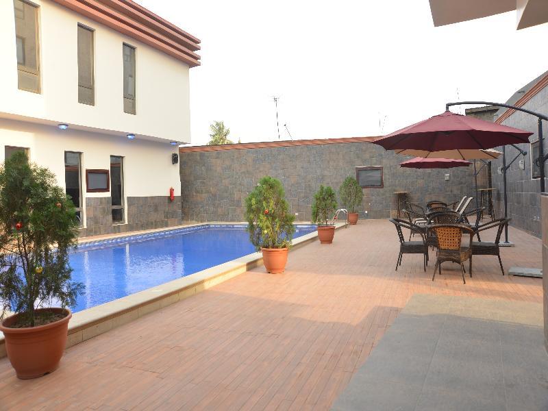 Golden Tulip Essential Lagos Airport Hotel Buitenkant foto