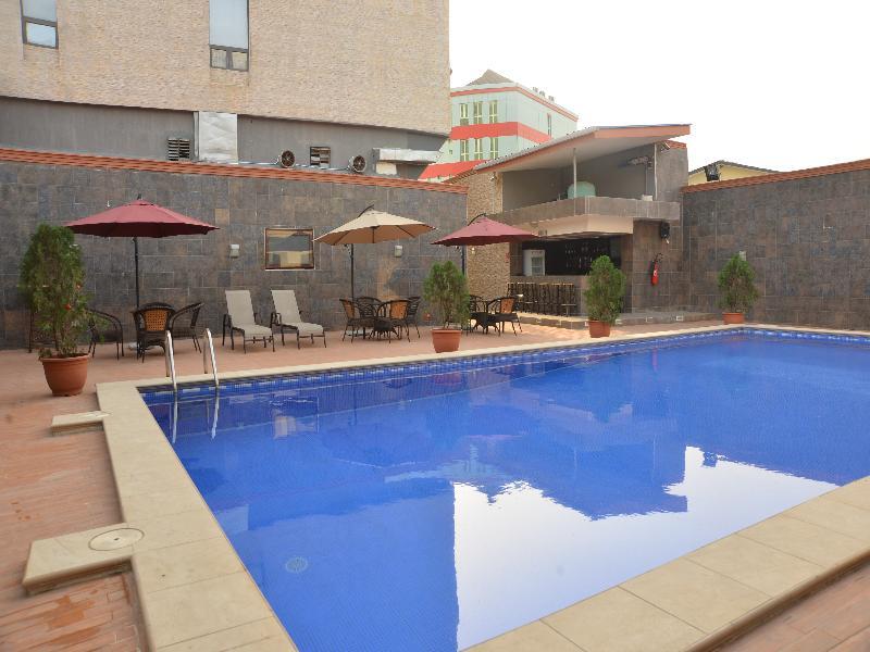 Golden Tulip Essential Lagos Airport Hotel Buitenkant foto