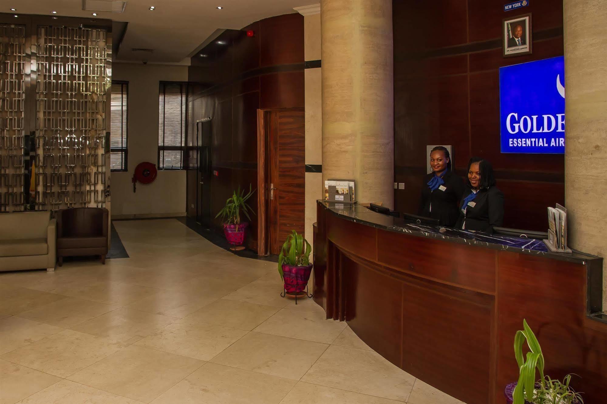Golden Tulip Essential Lagos Airport Hotel Buitenkant foto